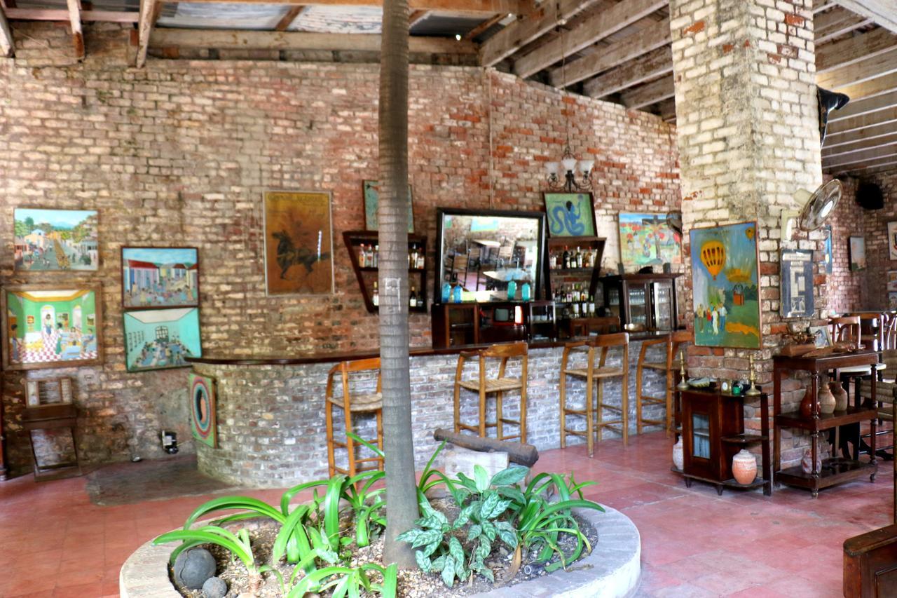 Hotel Florita Jacmel Bagian luar foto