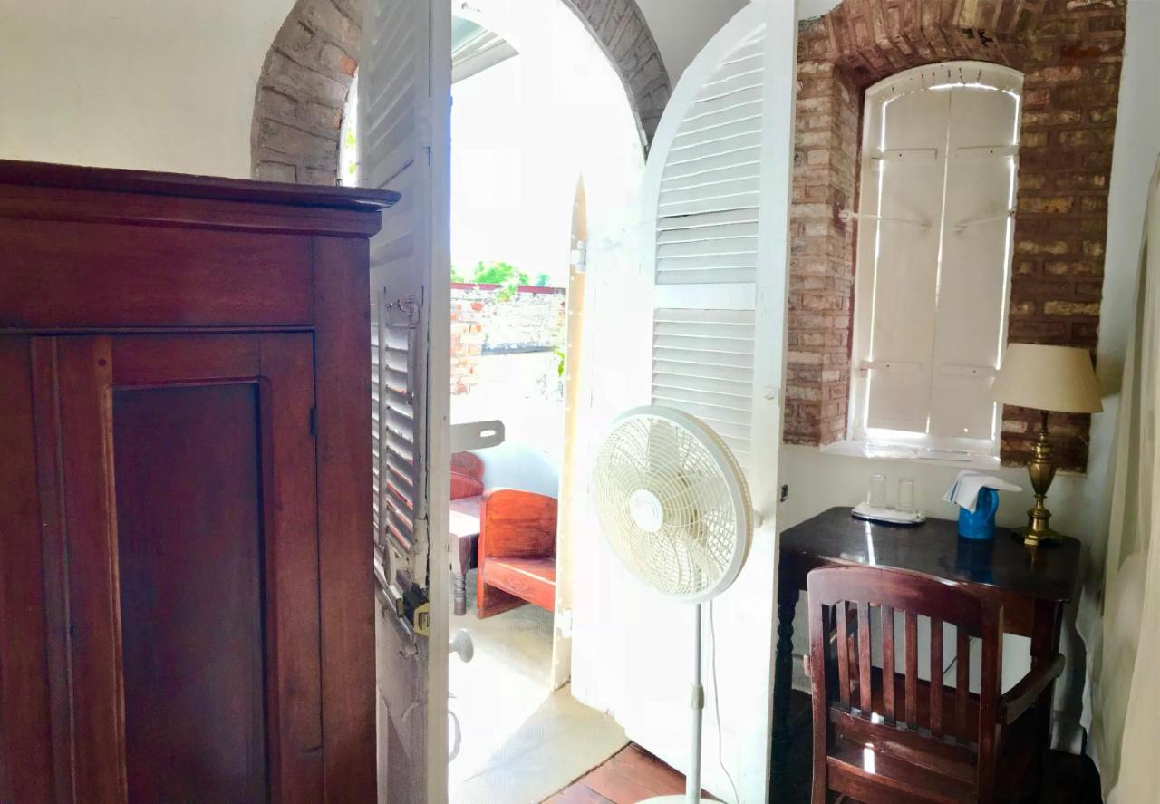 Hotel Florita Jacmel Bagian luar foto